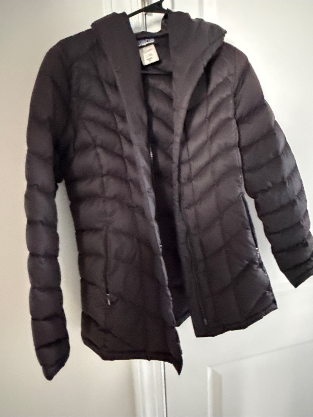 Patagonia Women's Hooded Quilted Puffer Jacket - Black